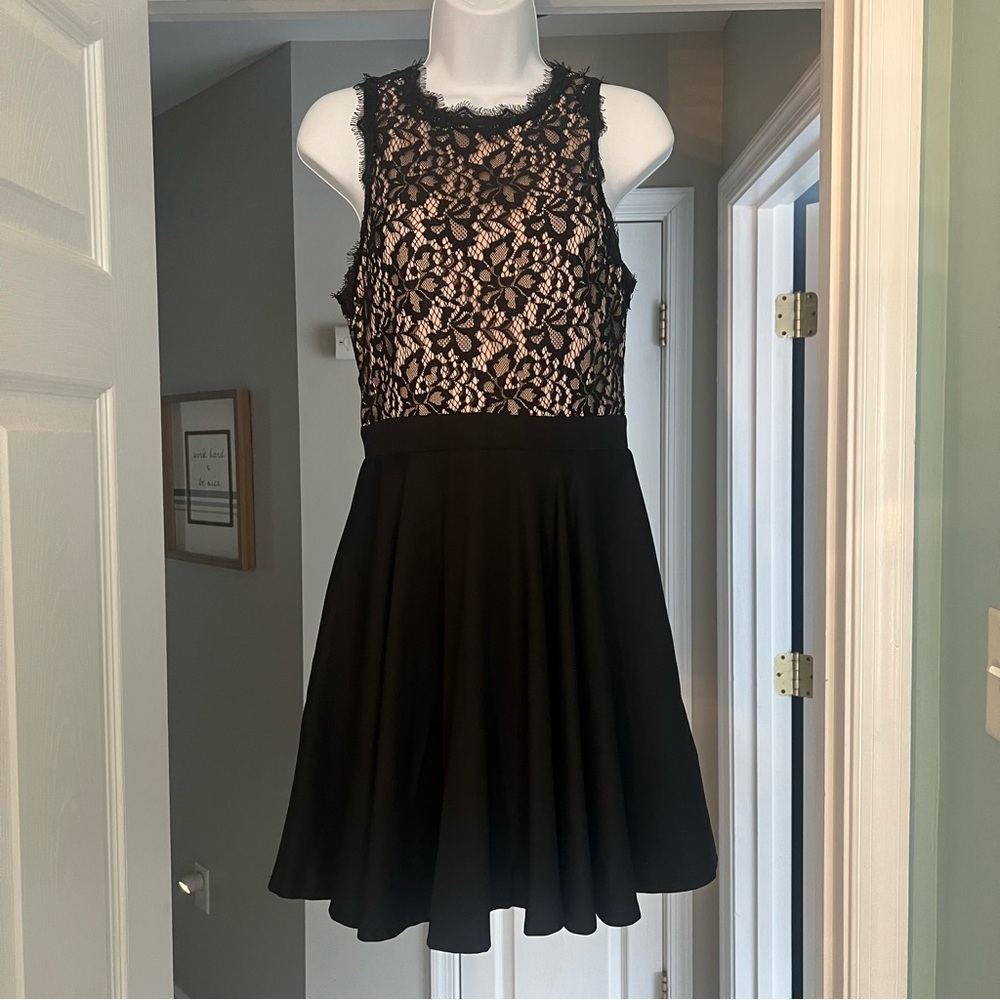 Alya Black Lace Sleeveless Dress